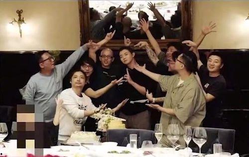 酒吧吃瓜事件网红叫什么,揭秘网红“瓜王”背后的故事