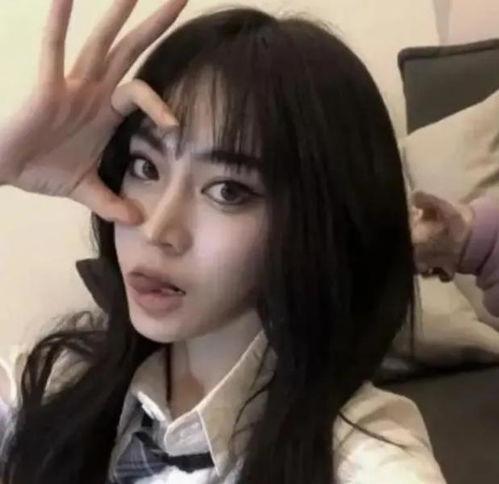 吃瓜网红头像女,揭秘吃瓜网红头像背后的故事