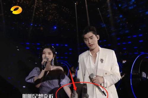 吃瓜事件网红男女对唱,揭秘网络红人背后的情感纠葛