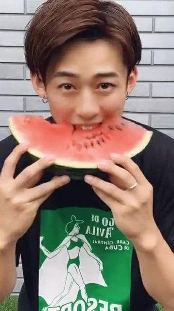 网红吃瓜哥为何退网,揭秘网络红人退圈真相