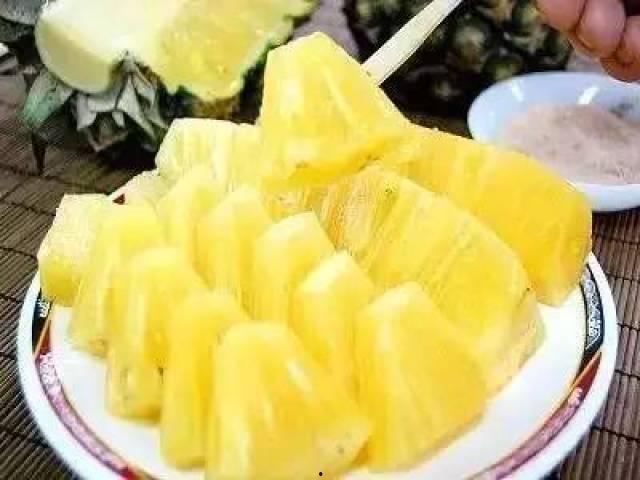 网红菠萝酱吃瓜,揭秘娱乐圈幕后真相