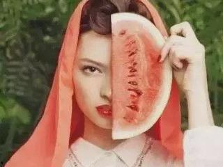 吃网瓜吃多了好不好呢,过度“吃瓜”的利与弊解析  第1张