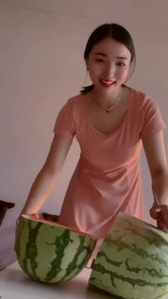 兄弟们吃瓜网,揭秘娱乐圈幕后故事，带你领略明星们的真实生活  第2张